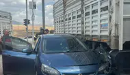 Siirt’te virajı alamayan otomobil tıra çarptı