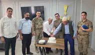 Sasonlu şehit babalarından jandarmaya anlamlı ziyaret