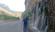 Hakkari Durankaya'da şelale su seviyesiyle görsel şölen sunuyor