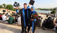 Üniversiteyi oğluyla aynı sırada bitiren anne bölüm birincisi oldu