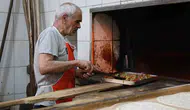 Elazığ fırınlarında 100 derecelik zorlu mesai başladı