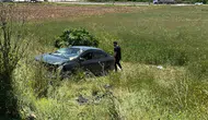 Kovancılar girişinde sürücünün kontrolünü kaybettiği araç tarlaya savruldu