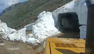 Bingöl’de takvimler haziranı gösterirken yollar hala kar altında