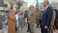 Kara Kuvvetleri Komutanı Tokel Yüksekova sokaklarında