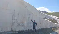 Hakkari yaylalarında haziran ayında kış manzarası