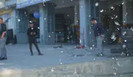 Muş’ta kavak polenleri esnafı ve vatandaşı canından bezdirdi