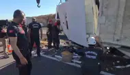 Şanlıurfa yolunda devrilen tırdan sağ çıkarıldı
