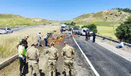 Silvan yolunda sebze kazası trafiği kilitledi