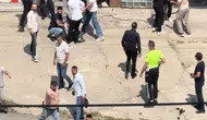 Şemdinli sokaklarında silahlı ve sopalı kavga dehşeti