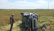 Muş Malazgirt yolunda kamyonet ile traktörün karıştığı kazada iki kişi yaralandı