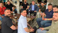 Yüksekovalılar makam kapısını sokağa taşıyan kaymakamlarını bağrına bastı