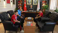 Ankara'da madalya kazanan Muşlu güreşçiler makamda ağırlandı