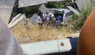 Birecik ilçesinde yoldan çıkan Almanya plakalı otomobilde üç kişi yaralandı