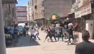 Viranşehir caddesinde taş ve sopaların konuştuğu kavga kameraya yansıdı
