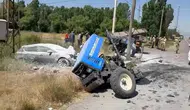 Muşta kara yolunda iki araç çarpıştı ve üç kişi yaralandı