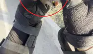 Diyarbakırlı kurye yolda çırpınan serçenin hayatını kurtardı