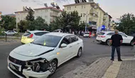 Bingöl merkezde iki otomobilin çarpışması sonucu iki kişi yaralandı