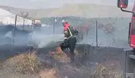 Bingöl Genç ilçesindeki bahçe yangını ekiplerin müdahalesiyle kısa sürede söndürüldü