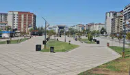 Elazığlılar aşırı sıcak hava nedeniyle evlerinden çıkmıyor