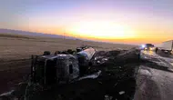 Nusaybin yolunda seyir halindeki yakıt tankeri alevlere teslim oldu