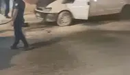 Elazığ İnönü Caddesinde hareket halindeki minibüs alevlere teslim oldu
