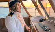 Van Gölünde denizcilik tarihine geçen kadın kaptan dümeni devraldı
