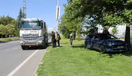 Elazığ Malatya Caddesinde beton mikseriyle çarpışan otomobilde 5 kişi yaralandı