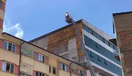 Elazığ merkezdeki bir iş yerinde çıkan baca yangını korkuttu