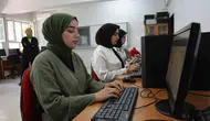 Elazığlı gençler Adalet Bakanlığındaki memurluk hayalleri için klavye başında ter döküyor