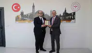 Dicle İlçe Sağlık Müdürü Köse’ye Tayin Öncesi Veda Plaketi