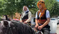 Diyarbakırlı buz ustası at sırtında ferahlık dağıtıyor