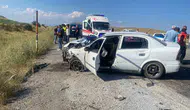 Bitlis Tatvan yolunda iki otomobilin çarpışması sonucu altı kişi yaralandı