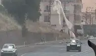 Siirt merkezinde elektrik direğinde başlayan alevler çevrede korku dolu anlar yaşattı