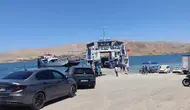 Keban Barajı'nda yakıtı biten feribot yolcuları korku dolu anlar yaşattı