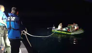 Van Gölü’nde botla açılan 7 kişi polis yardımıyla kıyıya ulaştı