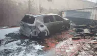 Batman Cudi Mahallesinde park halindeki üç araç yanarak kullanılamaz hale geldi