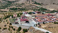 Elazığ’da binlerce sokak hayvanı modern merkezde şifa buluyor