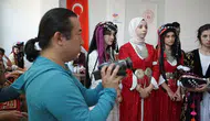 Japon araştırmacı Siirt ezgilerini ve halk kültürünü kayıt altına aldı