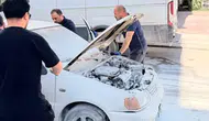 Van Tuşba'da hareket halindeki otomobil aniden alev aldı