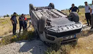 Erciş ilçesinde kontrolden çıkan kamyonet devrildi