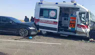 Mardin Nusaybin yolunda hasta taşıyan ambulans zincirleme kazaya karıştı