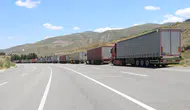 Esendere Gümrük Kapısında TIR Kuyruğu 12 Kilometreyi Buldu