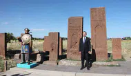 Tarihi Selçuklu Mezarlığı Bakan Yardımcısı Demiralp Tarafından Yerinde İncelendi