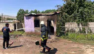 Van Tuşba'da çıkan odunluk yangını korkulu anlar yaşattı