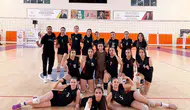 Elazığlı genç voleybolcular grup lideri olarak yarı finale yükseldi