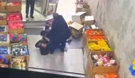 Şanlıurfa pasajında müşteri kavgası güvenlik kamerasına yansıdı