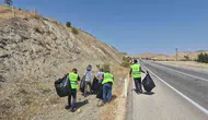 Pertek Feribot İskelesi çevresinden 4 ton çöp temizlendi