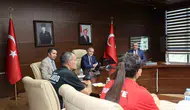Elazığlı şampiyon sporcular valilik makamında ağırlandı