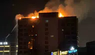 Diyarbakır’da 12 katlı plazayı saran yangında 8 kişi hastanelik oldu