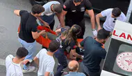 Yüksekova caddesinde fenalaşan kişiye çevredeki vatandaşlar anında müdahale etti